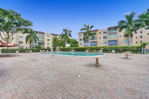 Condominio en venta en Lauderdale Lakes, Florida, 2 dormitorios, 93.83 m2 № 1929611 - foto 21