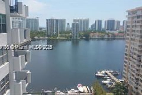 Condominio en venta en Aventura, Florida, 1 dormitorio, 71.16 m2 № 1827591 - foto 28