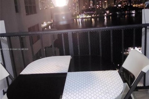 Condominio en venta en Aventura, Florida, 1 dormitorio, 71.16 m2 № 1827591 - foto 2