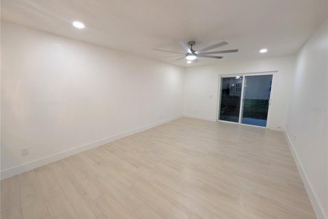 Copropriété à vendre à Tampa, Floride: 2 chambres, 86.21 m2 № 2371749 - photo 10