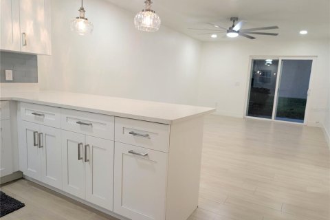 Copropriété à vendre à Tampa, Floride: 2 chambres, 86.21 m2 № 2371749 - photo 9