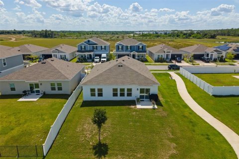 Villa ou maison à louer à Kissimmee, Floride: 4 chambres, 178.56 m2 № 2395815 - photo 30