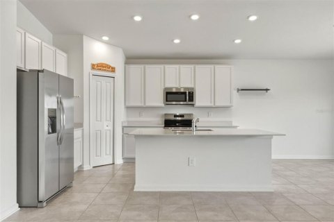 Villa ou maison à louer à Kissimmee, Floride: 4 chambres, 178.56 m2 № 2395815 - photo 14