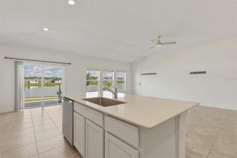 Villa ou maison à louer à Kissimmee, Floride: 4 chambres, 178.56 m2 № 2395815 - photo 18