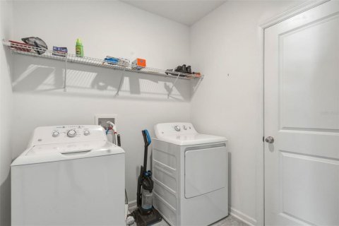 Villa ou maison à louer à Kissimmee, Floride: 4 chambres, 178.56 m2 № 2395815 - photo 7