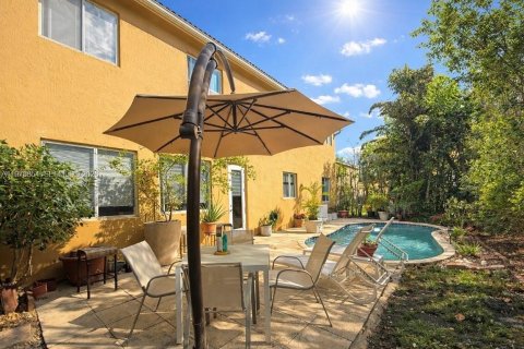 Casa en venta en Miami Gardens, Florida, 6 dormitorios, 313.92 m2 № 2079297 - foto 26
