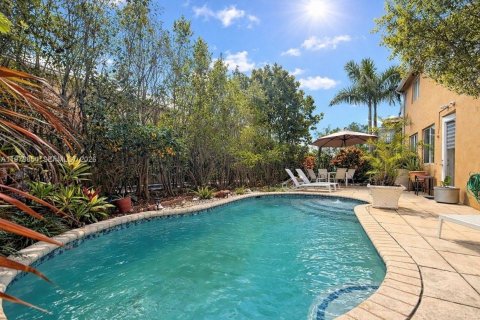 Casa en venta en Miami Gardens, Florida, 6 dormitorios, 313.92 m2 № 2079297 - foto 24