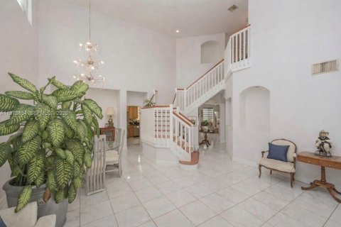 Casa en venta en Miami Gardens, Florida, 6 dormitorios, 313.92 m2 № 2079297 - foto 5