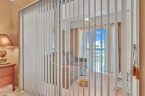 Copropriété à vendre à Hallandale Beach, Floride: 1 chambre, 71.53 m2 № 2023733 - photo 29