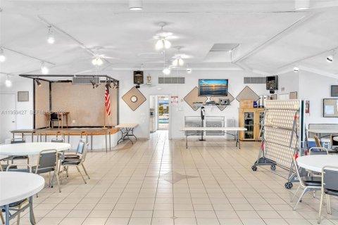 Copropriété à vendre à Hallandale Beach, Floride: 1 chambre, 71.53 m2 № 2023733 - photo 10