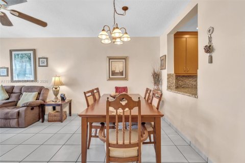 Copropriété à vendre à Hallandale Beach, Floride: 1 chambre, 71.53 m2 № 2023733 - photo 15