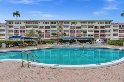 Copropriété à vendre à Hallandale Beach, Floride: 1 chambre, 71.53 m2 № 2023733 - photo 7