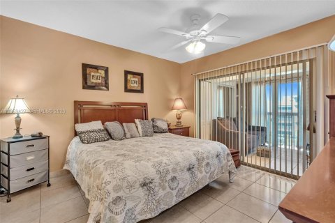 Copropriété à vendre à Hallandale Beach, Floride: 1 chambre, 71.53 m2 № 2023733 - photo 24