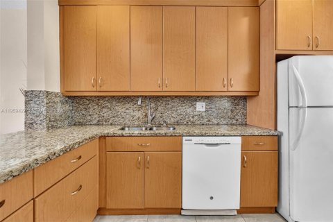 Copropriété à vendre à Hallandale Beach, Floride: 1 chambre, 71.53 m2 № 2023733 - photo 21