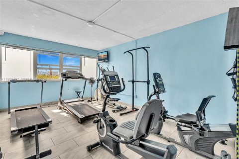 Copropriété à vendre à Hallandale Beach, Floride: 1 chambre, 71.53 m2 № 2023733 - photo 6