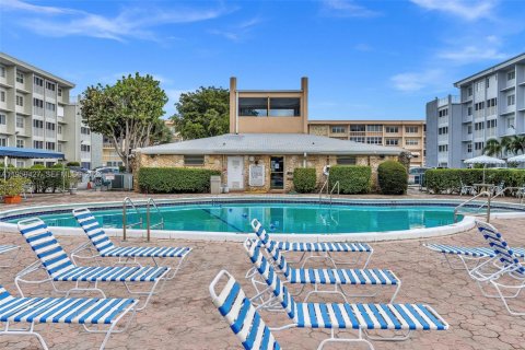 Copropriété à vendre à Hallandale Beach, Floride: 1 chambre, 71.53 m2 № 2023733 - photo 8