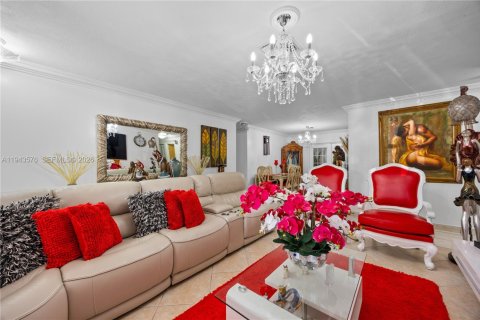 Купить виллу или дом в Катлер-Бей, Флорида 6 спален, 204.2м2, № 2079991 - фото 13