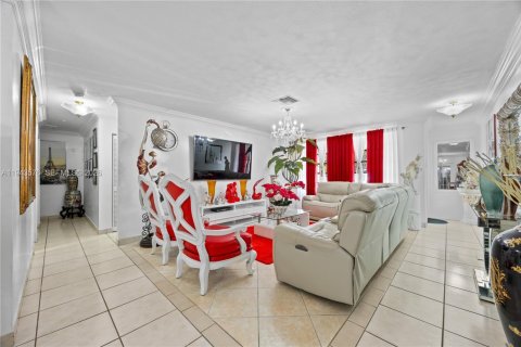Купить виллу или дом в Катлер-Бей, Флорида 6 спален, 204.2м2, № 2079991 - фото 9