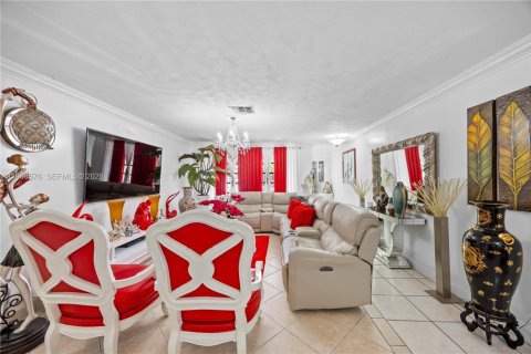 Купить виллу или дом в Катлер-Бей, Флорида 6 спален, 204.2м2, № 2079991 - фото 10