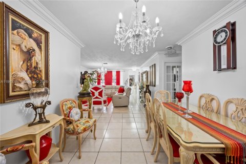 Купить виллу или дом в Катлер-Бей, Флорида 6 спален, 204.2м2, № 2079991 - фото 15