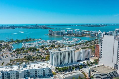 Condo in Sarasota, Florida, 1 bedroom № 2396492