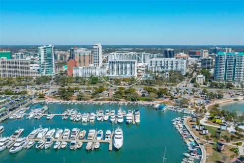 Condo in Sarasota, Florida, 1 bedroom № 2396492 - photo 16