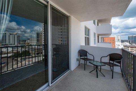 Condo in Sarasota, Florida, 1 bedroom № 2396492 - photo 13