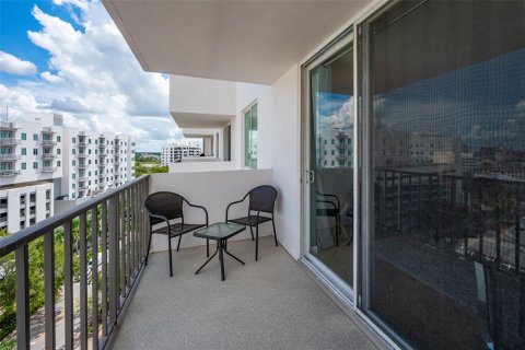 Condo in Sarasota, Florida, 1 bedroom № 2396492 - photo 14