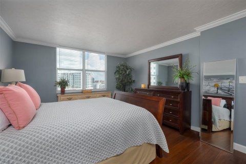 Condo in Sarasota, Florida, 1 bedroom № 2396492 - photo 10