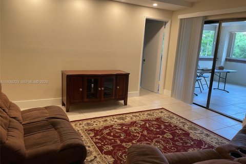 Copropriété à louer à Miami, Floride: 2 chambres, 111.48 m2 № 1996642 - photo 3