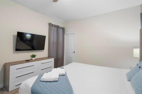House in Kissimmee, Florida 5 bedrooms, 278.34 sq.m. № 2135777 - photo 23