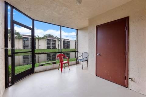 Copropriété à vendre à Miramar, Floride: 2 chambres, 76.18 m2 № 1979980 - photo 2