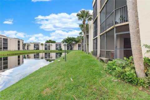 Copropriété à vendre à Miramar, Floride: 2 chambres, 76.18 m2 № 1979980 - photo 3