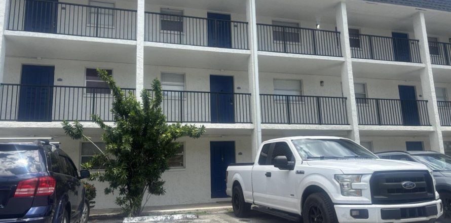 Condo in Davie, Florida, 2 bedrooms  № 2382931