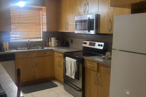 Condo in Davie, Florida, 2 bedrooms  № 2382931 - photo 2