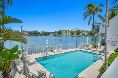 Condominio en venta en Miami Beach, Florida, 2 dormitorios, 84.36 m2 № 1948956 - foto 27