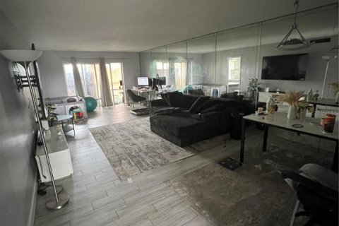 Condominio en venta en Lauderhill, Florida, 2 dormitorios, 104.98 m2 № 2213828 - foto 7