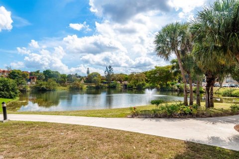 Condominio en venta en Lauderhill, Florida, 2 dormitorios, 104.98 m2 № 2213828 - foto 16