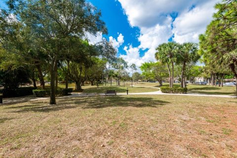 Condominio en venta en Lauderhill, Florida, 2 dormitorios, 104.98 m2 № 2213828 - foto 3