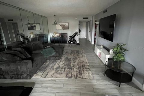 Condominio en venta en Lauderhill, Florida, 2 dormitorios, 104.98 m2 № 2213828 - foto 8