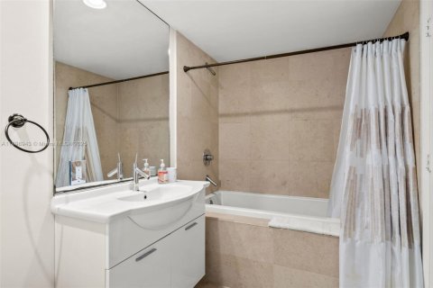 Купить кондоминиум в Майами, Флорида 1 спальня, 81.38м2, № 1951008 - фото 23