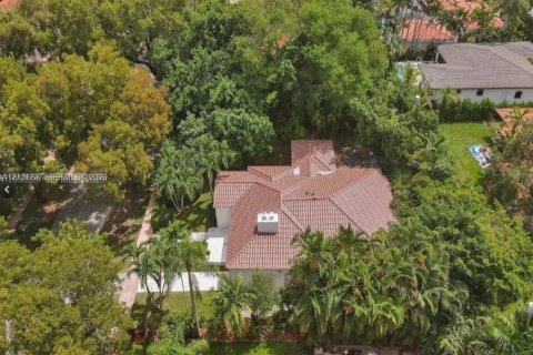 House in Coral Gables, Florida 4 bedrooms, 235.51 sq.m. № 2430297