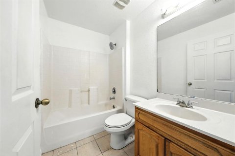 House in Palm Bay, Florida 4 bedrooms, 137.12 sq.m. № 1916716 - photo 30