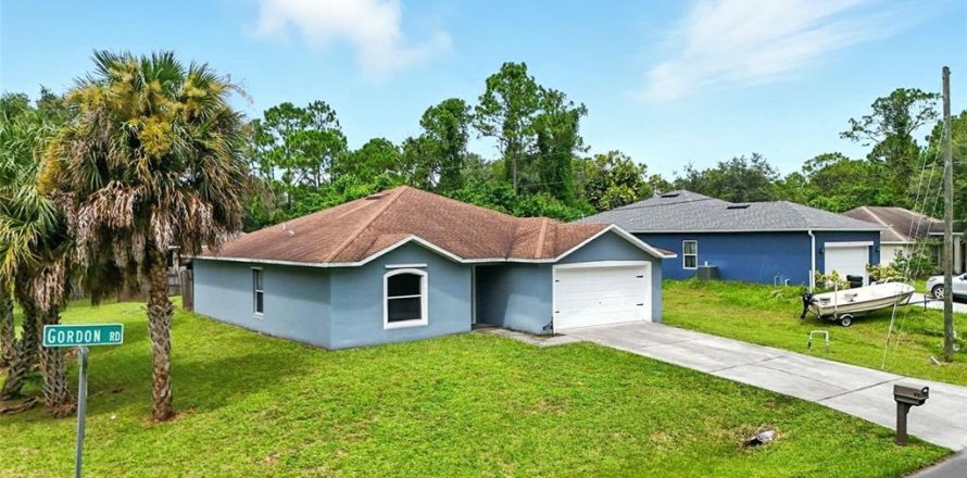 House in Palm Bay, Florida 4 bedrooms, 137.12 sq.m. № 1916716