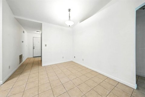 House in Palm Bay, Florida 4 bedrooms, 137.12 sq.m. № 1916716 - photo 21