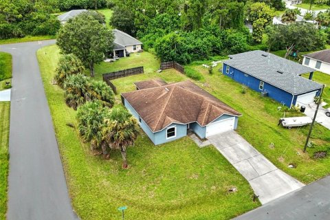 House in Palm Bay, Florida 4 bedrooms, 137.12 sq.m. № 1916716 - photo 4