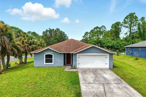 House in Palm Bay, Florida 4 bedrooms, 137.12 sq.m. № 1916716 - photo 3