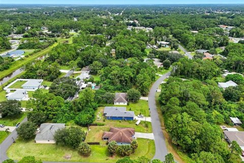 House in Palm Bay, Florida 4 bedrooms, 137.12 sq.m. № 1916716 - photo 10