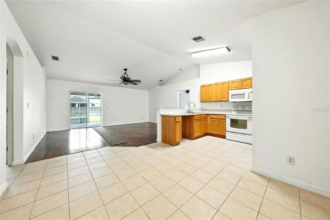 House in Palm Bay, Florida 4 bedrooms, 137.12 sq.m. № 1916716 - photo 22