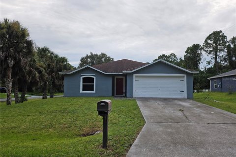 House in Palm Bay, Florida 4 bedrooms, 137.12 sq.m. № 1916716 - photo 2
